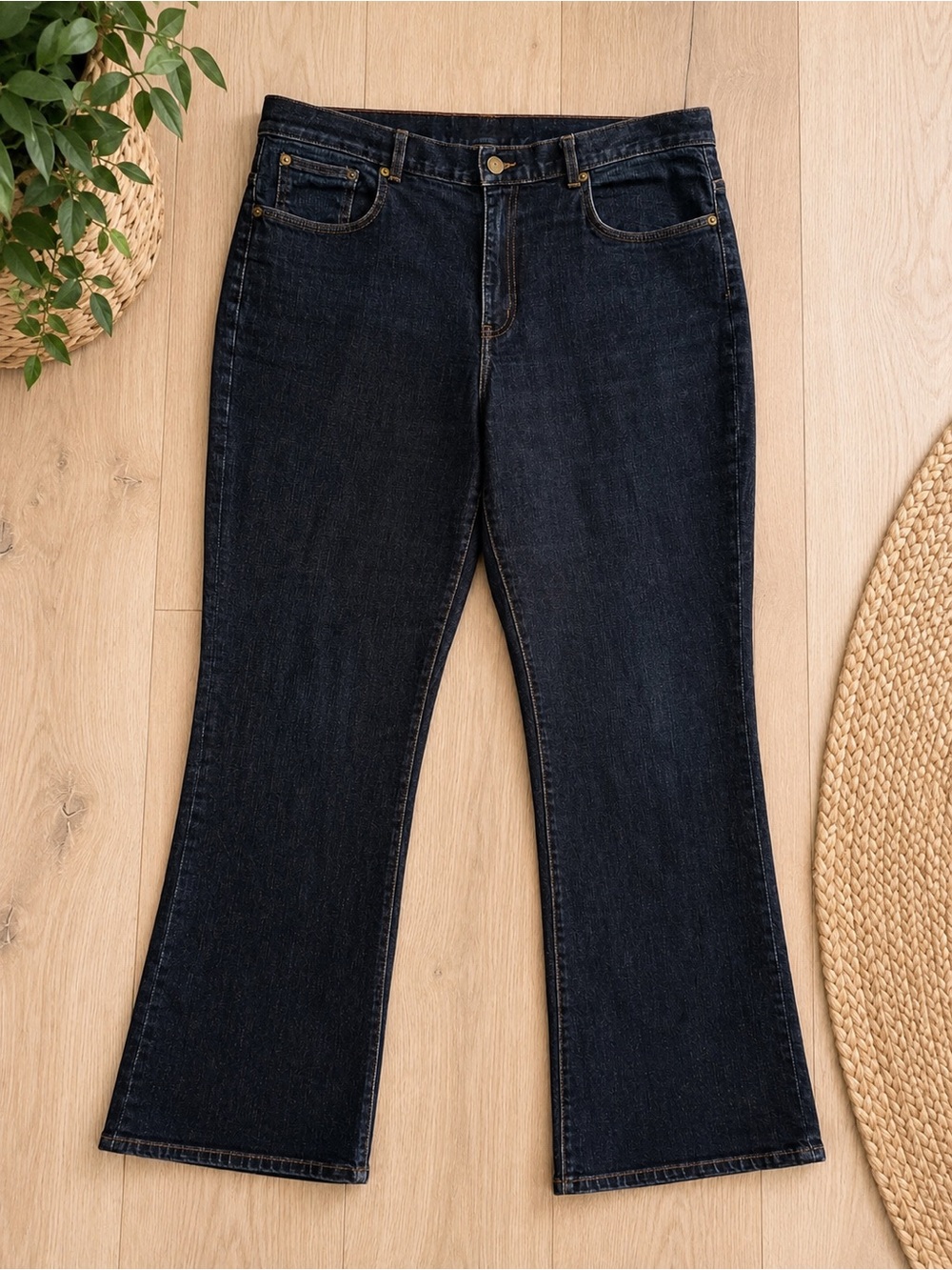 Lauren Jeans Co Ralph Lauren Women’s Size 16 Dark Wash Bootcut Stretch Jeans